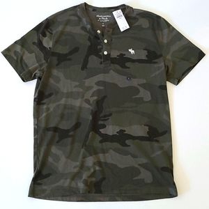 Abercrombie & Fitch Men's Camo T Shirt